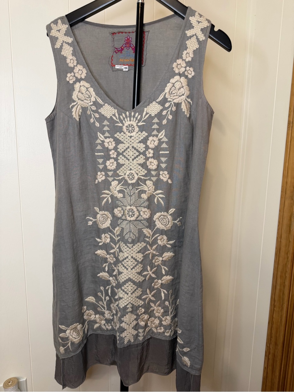 Johnny Was Embroidered Grey Midi Tunic Dress with Cream Embroidery